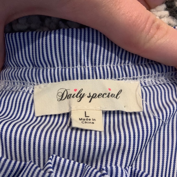 Daily Special off the shoulder blouse - Picture 2 of 4